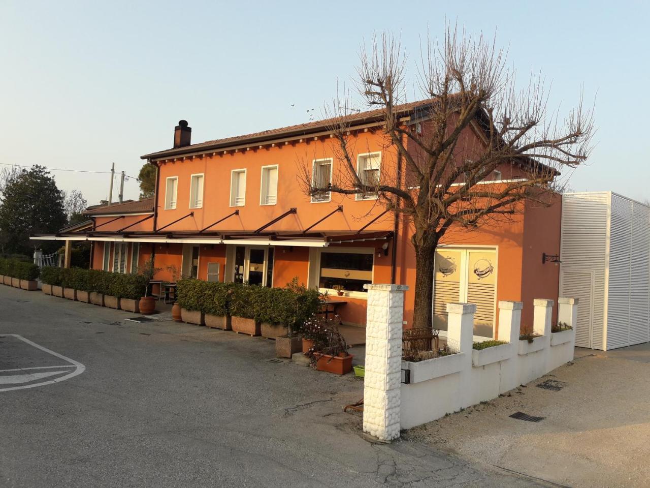 Locanda Mirafiori Hotel San Dona di Piave Exterior photo